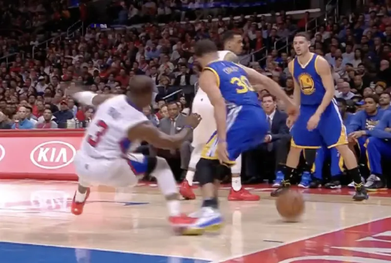 世界杯-美媒：11年前保罗被库里晃倒后，下一场狂砍41分17助攻4抢断